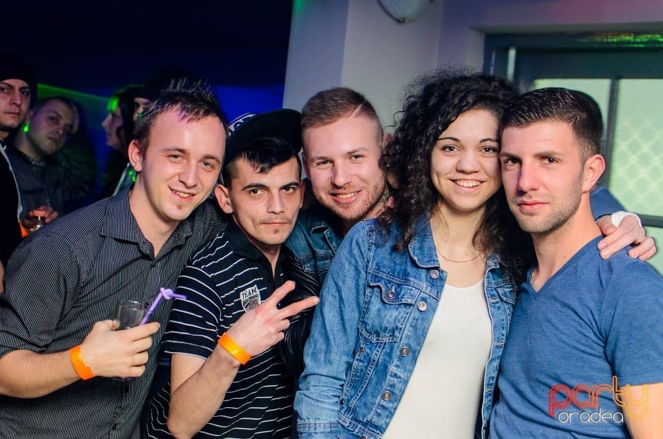 Distracţie în Zona Club,