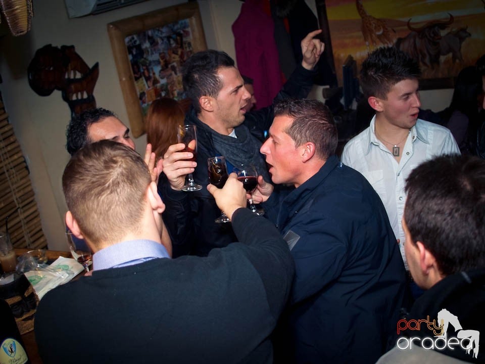 Distracţie în Zulu Caffe, Zulu Caffe