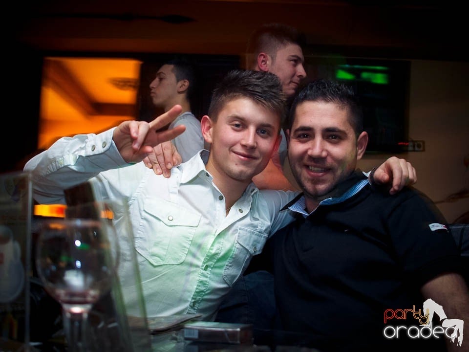 Distracţie în Zulu Caffe, Zulu Caffe