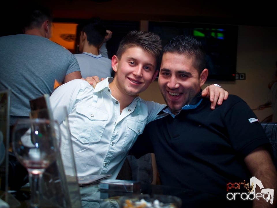 Distracţie în Zulu Caffe, Zulu Caffe