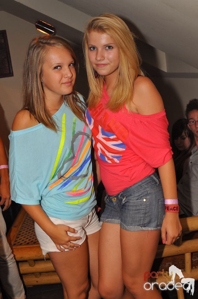 Distracţie în Zulu Caffe, Zulu Caffe