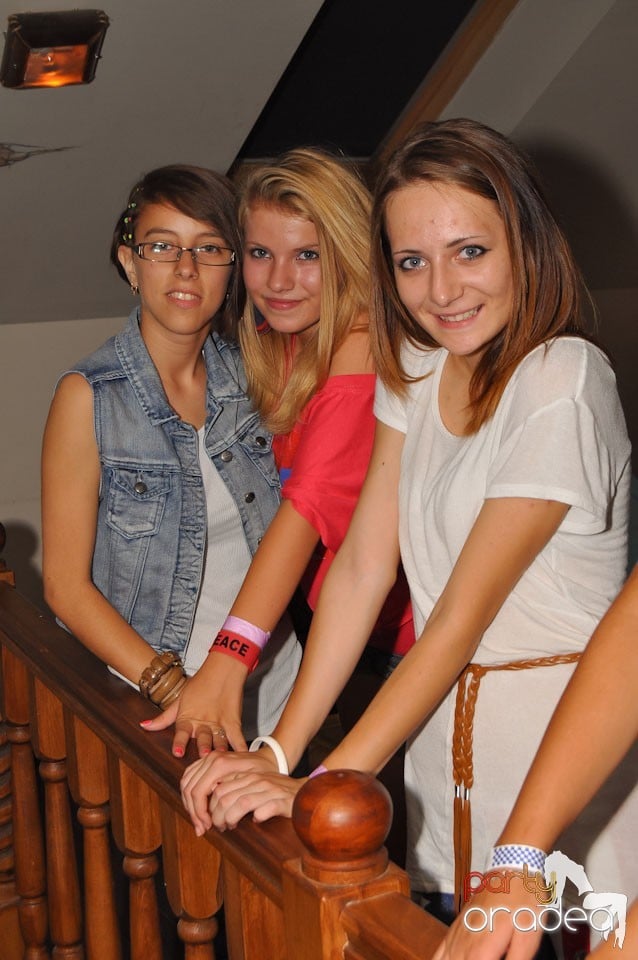 Distracţie în Zulu Caffe, Zulu Caffe