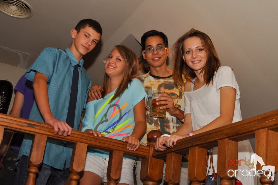 Distracţie în Zulu Caffe, Zulu Caffe