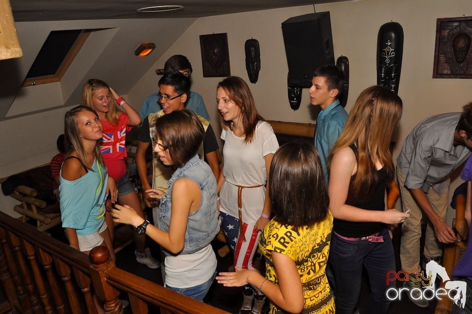 Distracţie în Zulu Caffe, Zulu Caffe