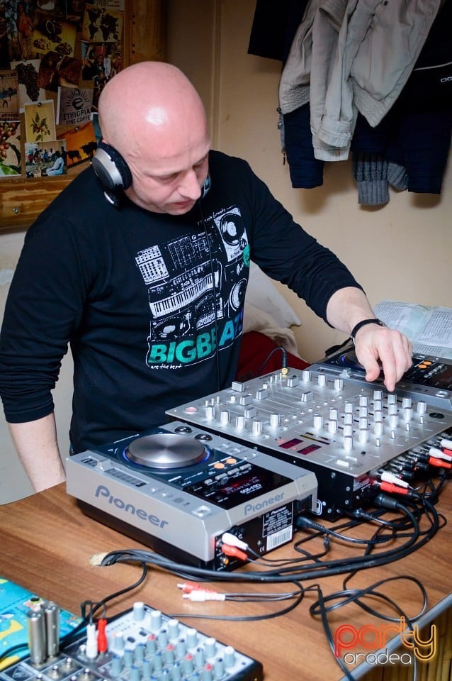 Distracţie în Zulu Caffe, Zulu Caffe