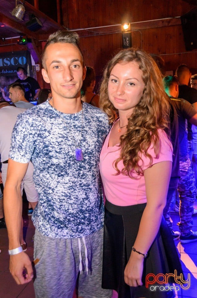Distracţie la Disco Faház, 