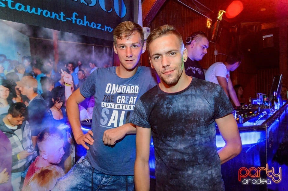 Distracţie la Disco Faház, 