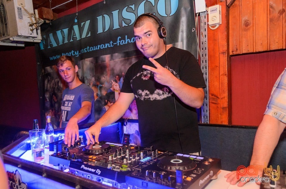 Distracţie la Disco Faház, 
