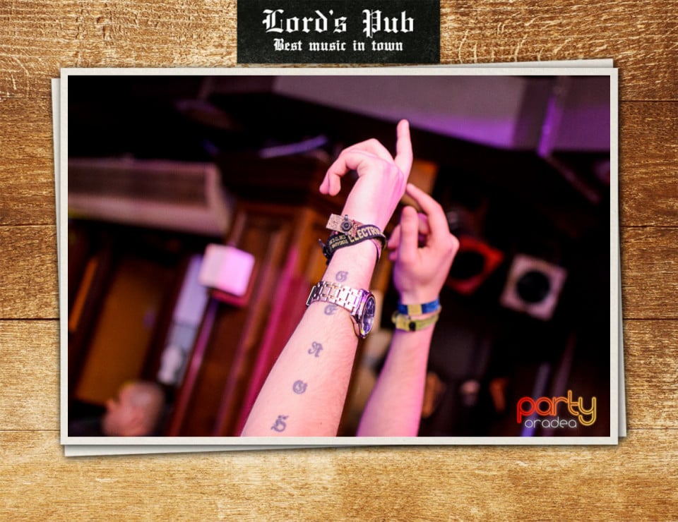 Distracție la Lord's Pub, Lord's Pub
