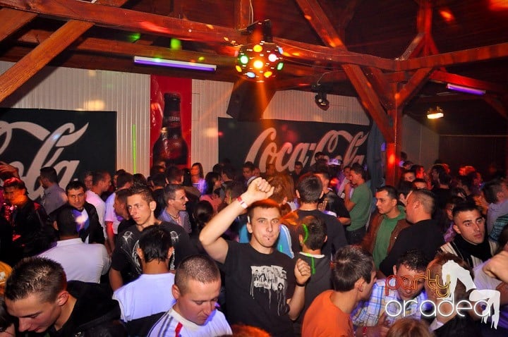 Distracţie la maxim în Disco Faház, 