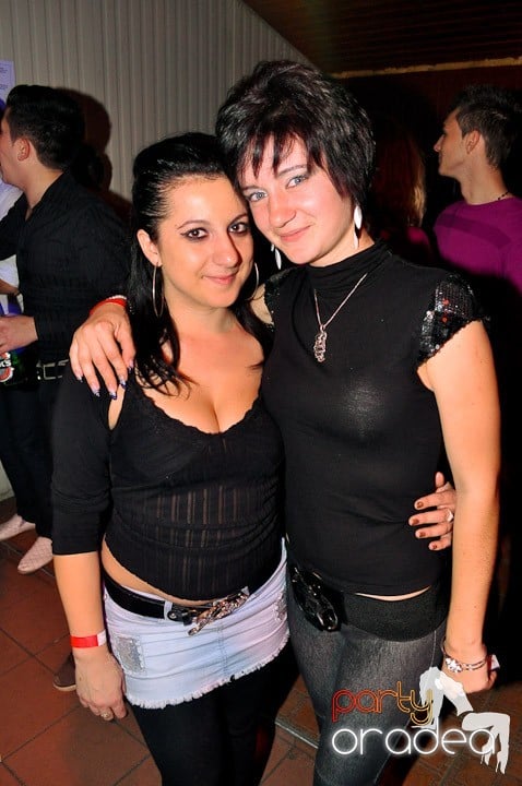 Distracţie la maxim în Disco Faház, 