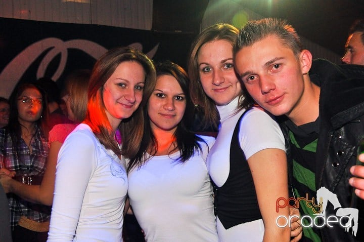 Distracţie la maxim în Disco Faház, 