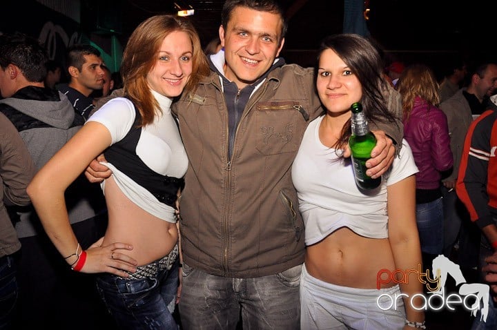 Distracţie la maxim în Disco Faház, 