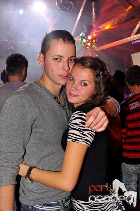 Distracţie la maxim în Disco Faház, 