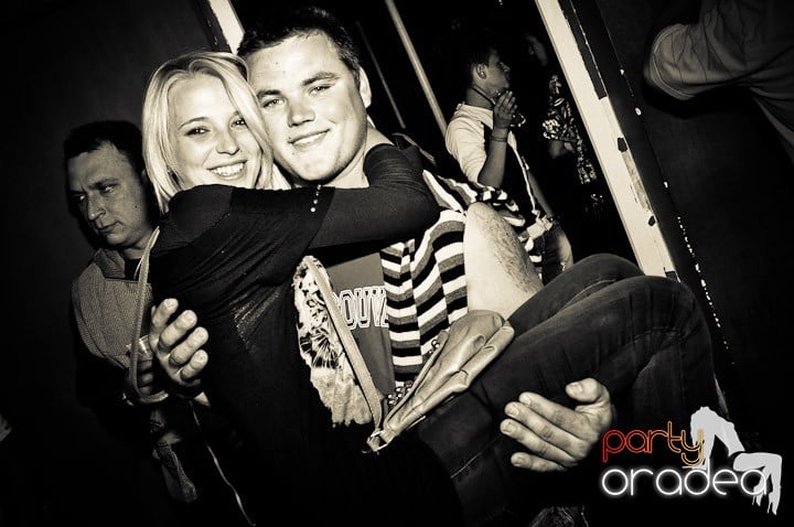 Distracţie la maxim în Disco Faház, 