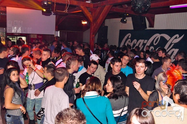 Distracţie la maxim în Disco Faház, 