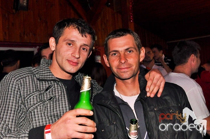 Distracţie la maxim în Disco Faház, 