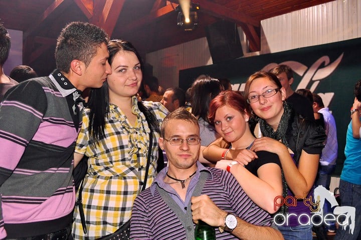 Distracţie la maxim în Disco Faház, 