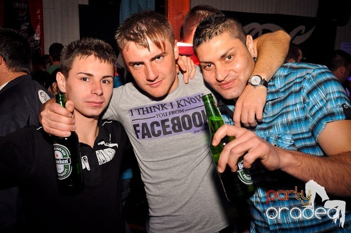 Distracţie la maxim în Disco Faház, 