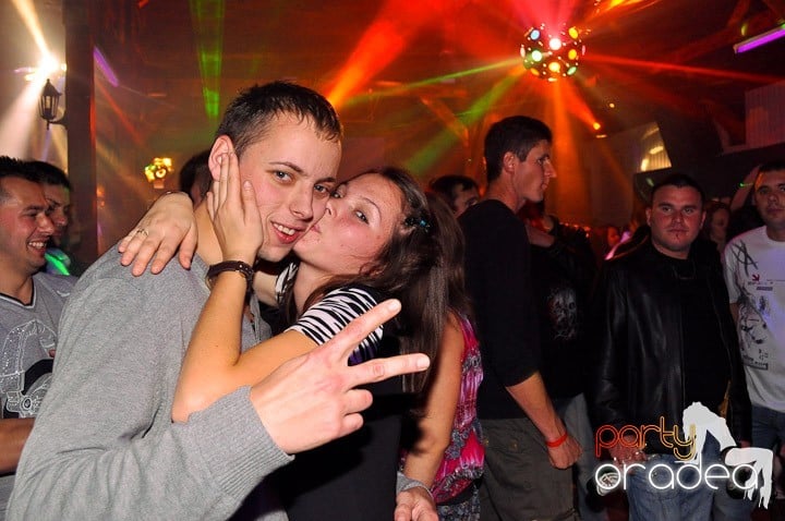 Distracţie la maxim în Disco Faház, 