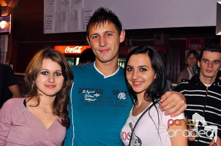 Distracţie la maxim în Disco Faház, 