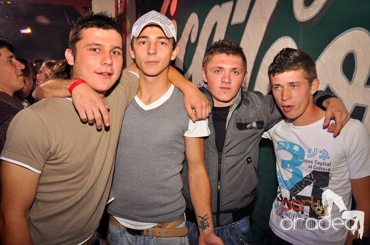 Distracţie la maxim în Disco Faház, 