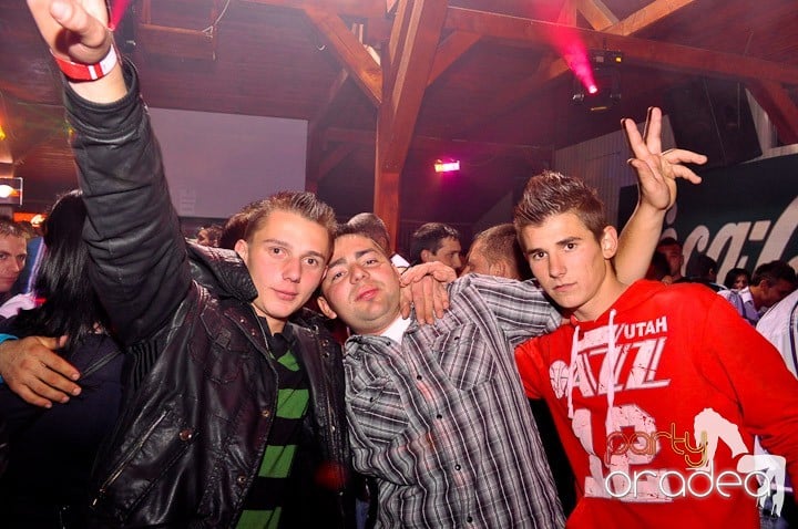 Distracţie la maxim în Disco Faház, 