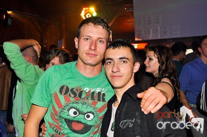 Distracţie la maxim în Disco Faház, 