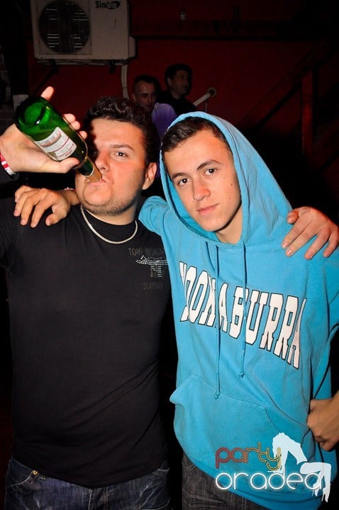 Distracţie la maxim în Disco Faház, 