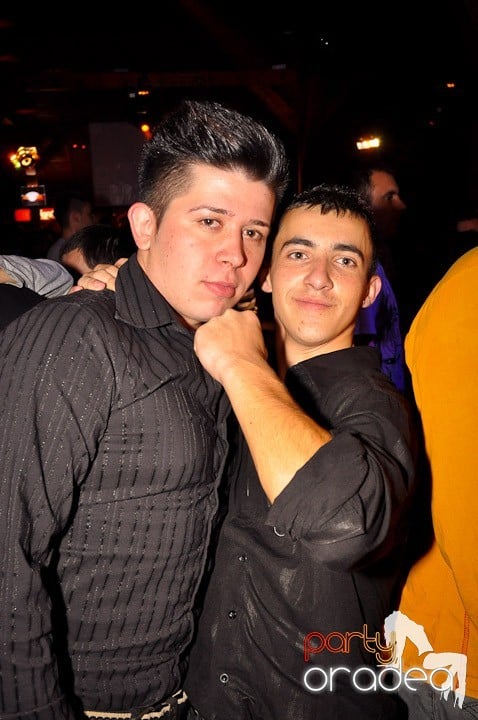 Distracţie la maxim în Disco Faház, 