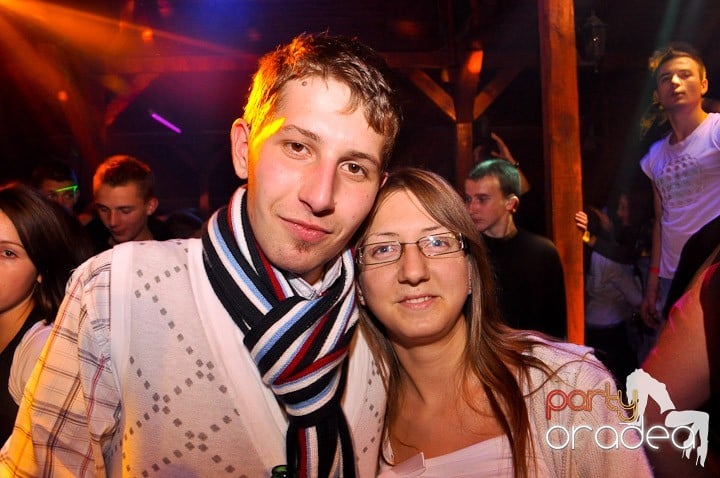 Distracţie la maxim în Disco Faház, 