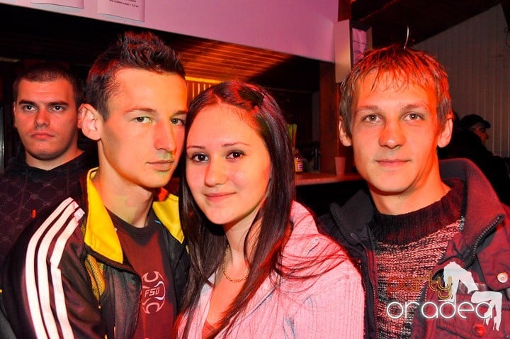 Distracţie la maxim în Disco Faház, 