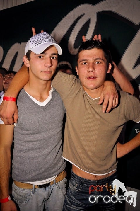 Distracţie la maxim în Disco Faház, 