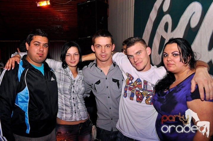 Distracţie la maxim în Disco Faház, 