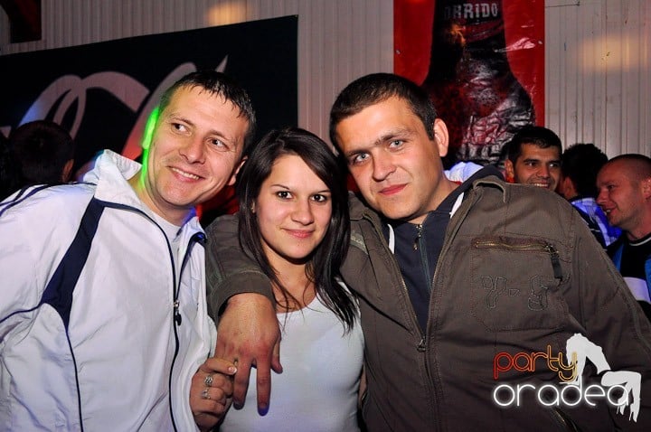 Distracţie la maxim în Disco Faház, 