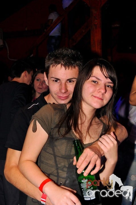 Distracţie la maxim în Disco Faház, 