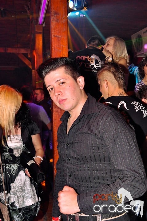 Distracţie la maxim în Disco Faház, 