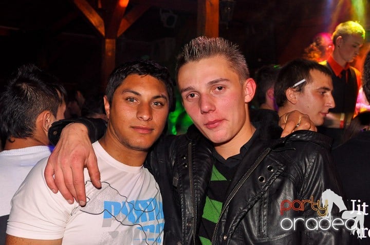 Distracţie la maxim în Disco Faház, 