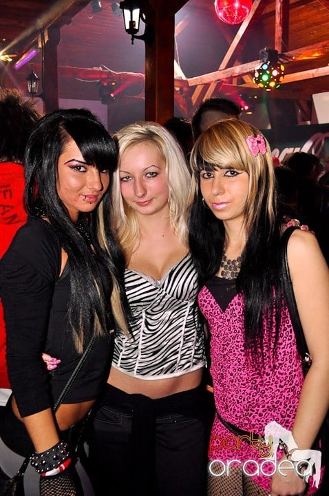 Distracţie la maxim în Disco Faház, 