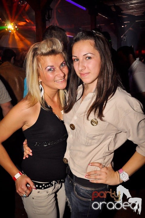 Distracţie la maxim în Disco Faház, 