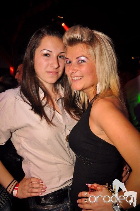 Distracţie la maxim în Disco Faház, 