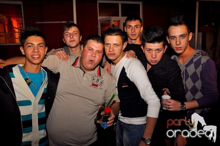 Distracţie la maxim în Disco Faház, 