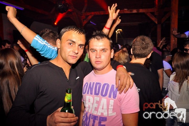 Distracţie la maxim în Disco Faház, 