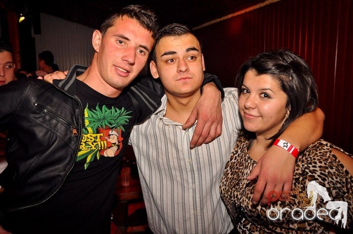 Distracţie la maxim în Disco Faház, 