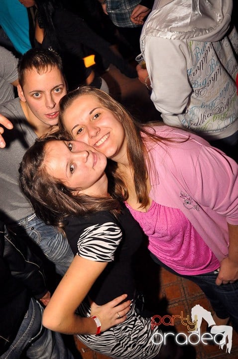 Distracţie la maxim în Disco Faház, 