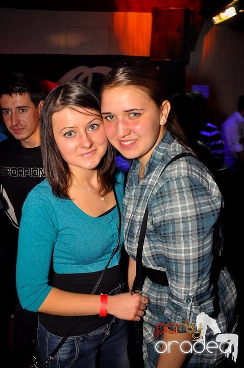 Distracţie la maxim în Disco Faház, 