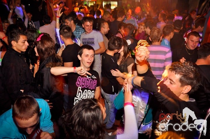 Distracţie la maxim în Disco Faház, 