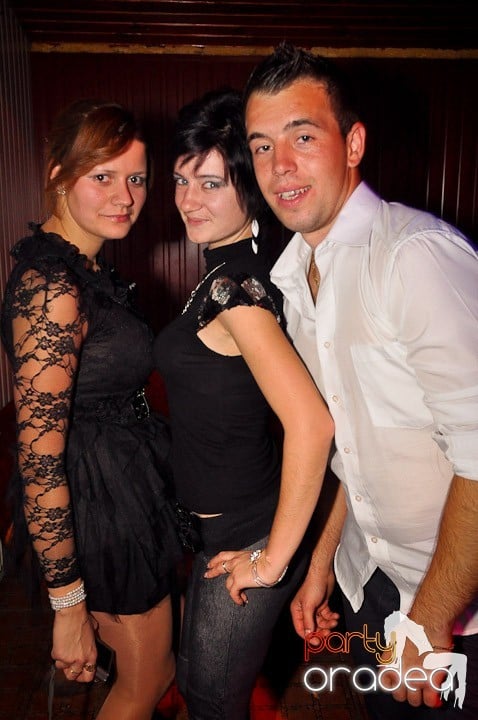 Distracţie la maxim în Disco Faház, 