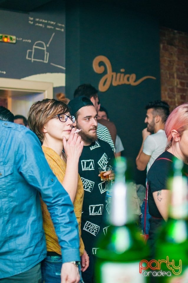 Distracţie la maxim în Juice, Juice