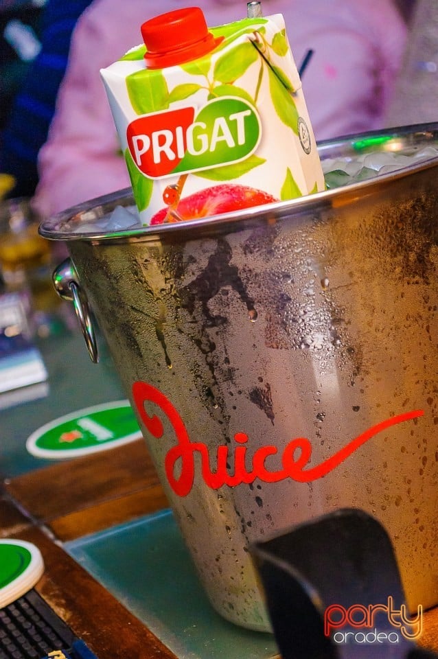 Distracţie la maxim în Juice, Juice
